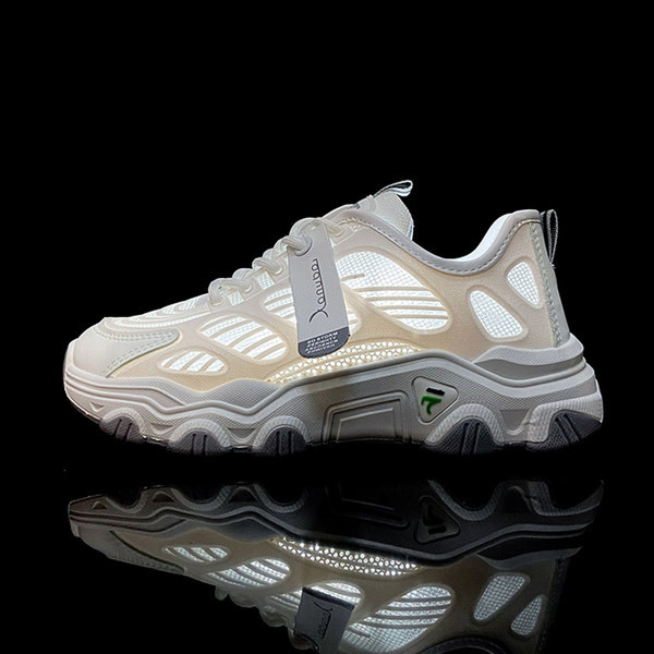 Uus ökonahast ja võrkkangast naiste tossude mudel