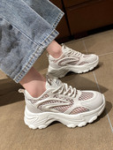 Elpojošas sieviešu kedas ar 5 cm augstu platformu