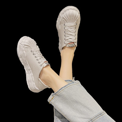 Sieviešu ikdienas apavi ar šņorēm un gumijas zoli