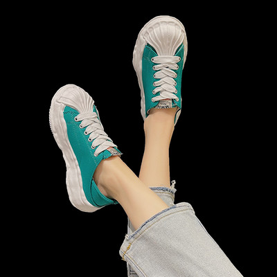 Sieviešu ikdienas apavi ar šņorēm un gumijas zoli