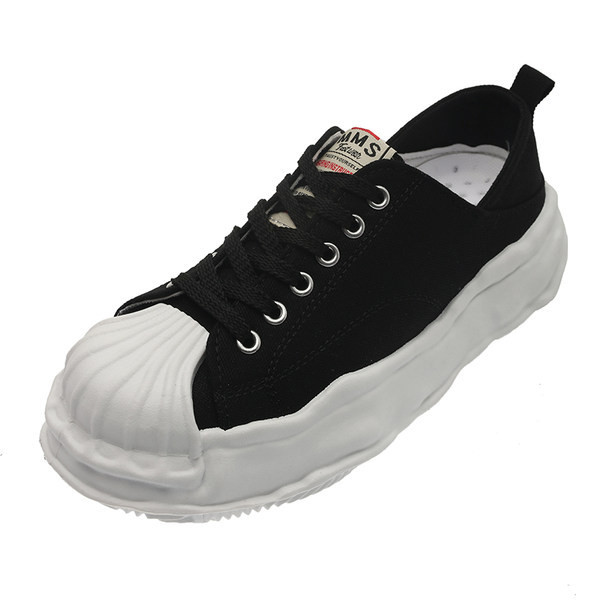 Sieviešu ikdienas apavi ar šņorēm un gumijas zoli