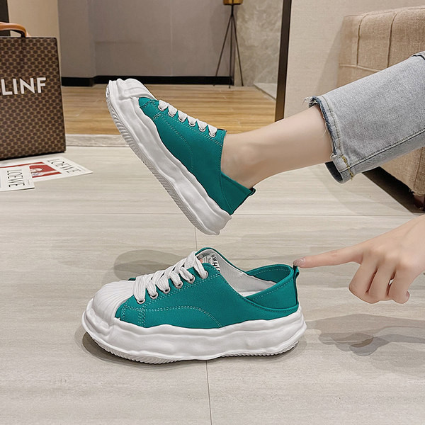 Sieviešu ikdienas apavi ar šņorēm un gumijas zoli