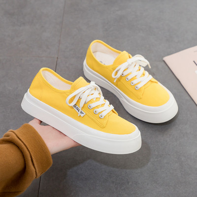 Sieviešu ikdienas kedas vairākās krāsās ar saitēm