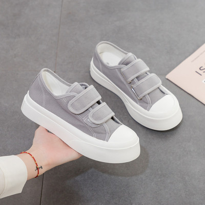 Naiste vabaaja tossud takjapaela ja lameda tallaga