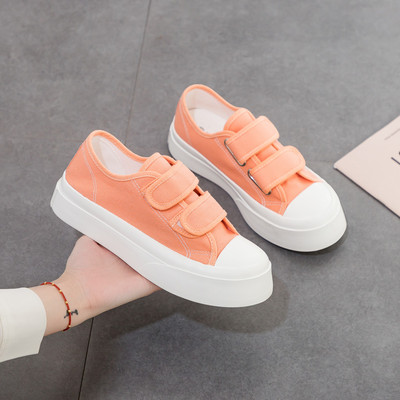 Naiste vabaaja tossud takjapaela ja lameda tallaga