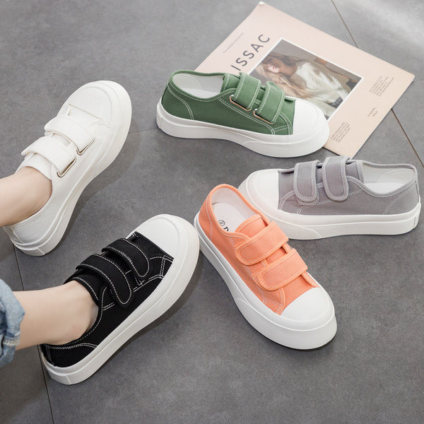 Naiste vabaaja tossud takjapaela ja lameda tallaga