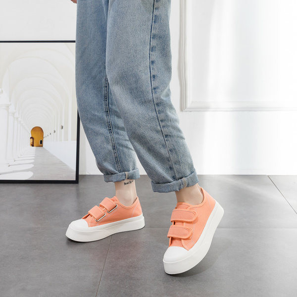 Naiste vabaaja tossud takjapaela ja lameda tallaga