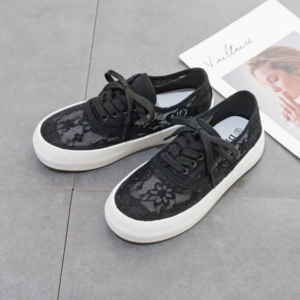 Naiste vabaaja pitsi ja paeltega tossud