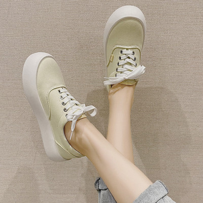 Naiste ühevärvilised tasase talla ja paeltega tossud