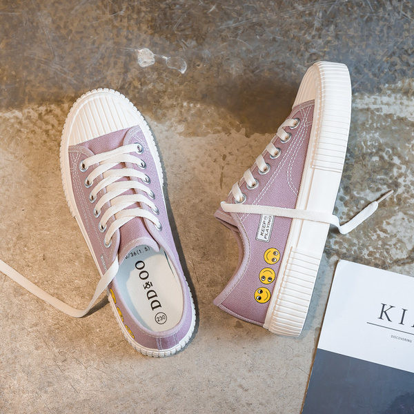 Ženske casual tenisice s aplikacijom i natpisom