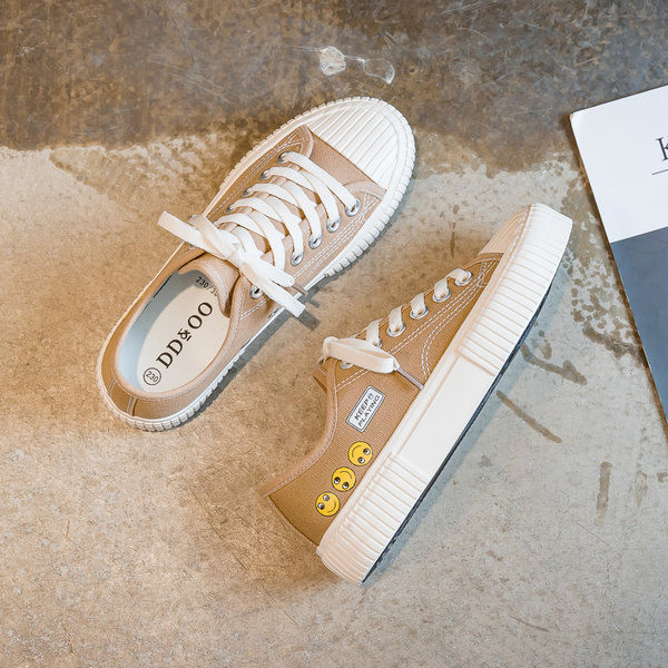 Ženske casual tenisice s aplikacijom i natpisom