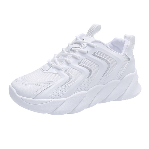 Jauns pavasara kedu modelis ar augstām zolēm un šņorēm