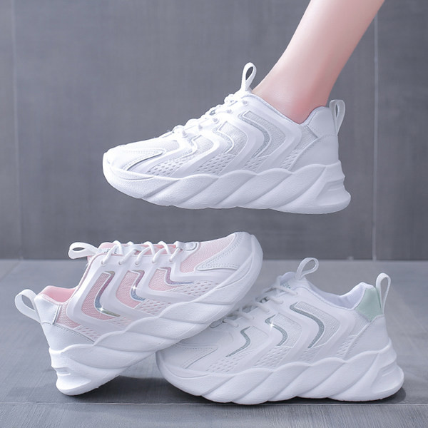 Jauns pavasara kedu modelis ar augstām zolēm un šņorēm