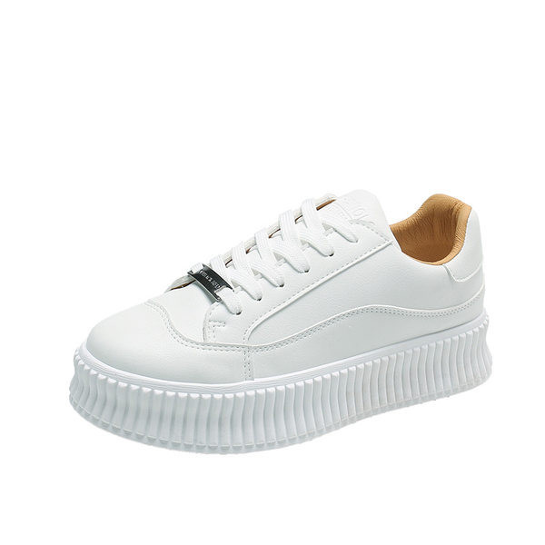 Vasaras ikdienas kedas no mākslīgās ādas ar plakanu zoli