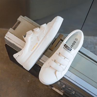 Sieviešu kedas ar velcro aizdari un uzrakstu