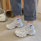 Sieviešu modernas kedas divās krāsās ar mežģīnēm