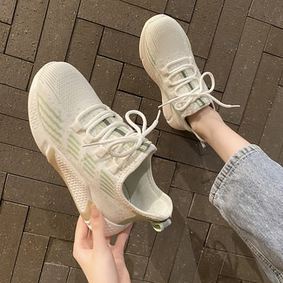 Hingavad suvised paeltega tekstiilist tossud