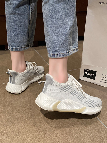 Hingavad suvised paeltega tekstiilist tossud