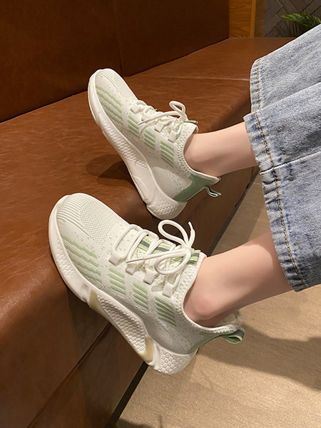 Hingavad suvised paeltega tekstiilist tossud