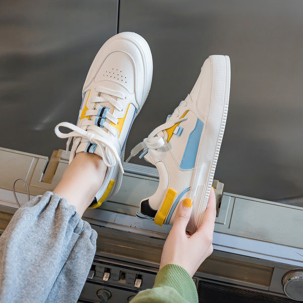 Naiste värvilised paeltega ökonahast tossud