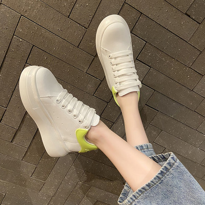 Sieviešu ādas kedas ar 5 cm platformu - elpojošas