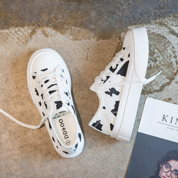 Sieviešu kedas no tekstila ar mežģīnēm un plakanām zolēm