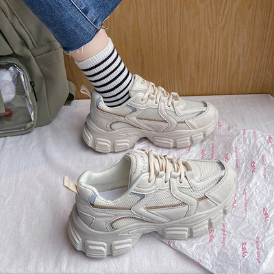 Naiste moodsad kolmevärvilised paeltega tossud