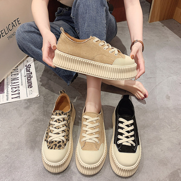 Novi model tekstilnih patika sa gumenim đonom