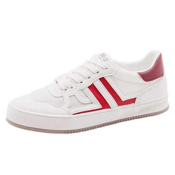 Naiste tossud sildi ja lameda tallaga