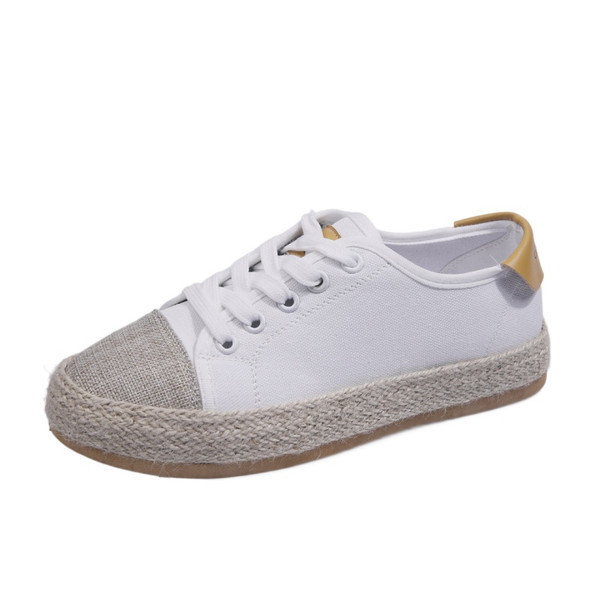 Sieviešu kedas ar mežģīnēm trīs krāsās un plakanu zoli