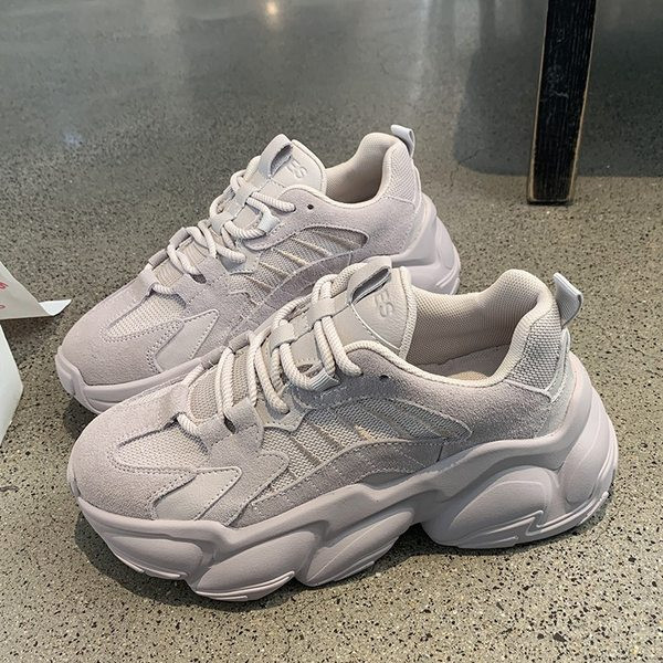 Uus mudel ökonahast ja tekstiilist paeltega naiste tossud