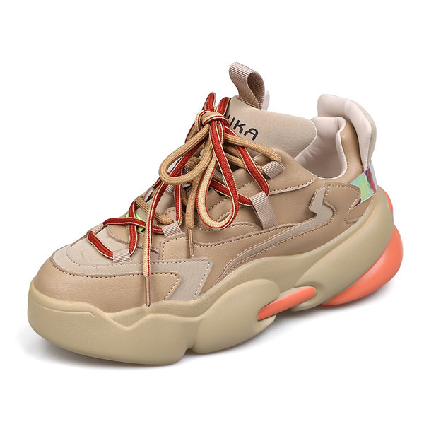 Kareda värvilise tallaga kevadiste tossude uus mudel