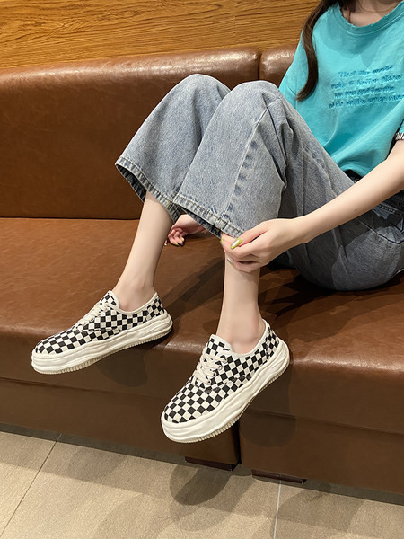 Lameda tallaga ruudulised naiste riidest kingad