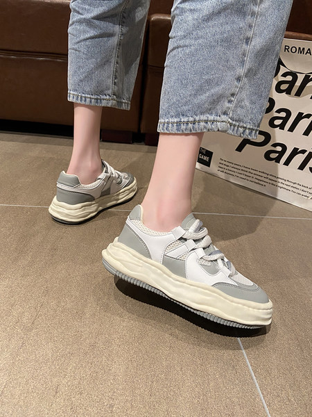 Hingavad naiste tossud 4,5 cm tallaga