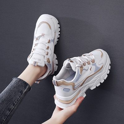 Γυναικεία αθλητικά παπούτσια με τραχιά σόλα και κορδόνια σε καφέ χρώμα