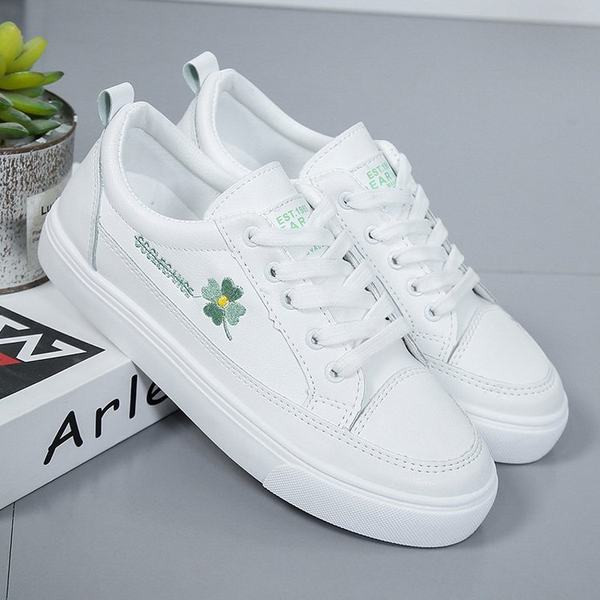 Ristikutikandiga kunstnahast naiste tossude uus mudel