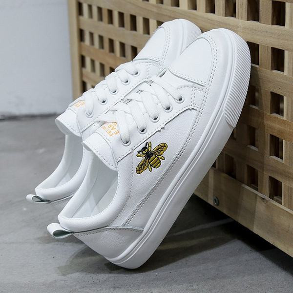 Ristikutikandiga kunstnahast naiste tossude uus mudel