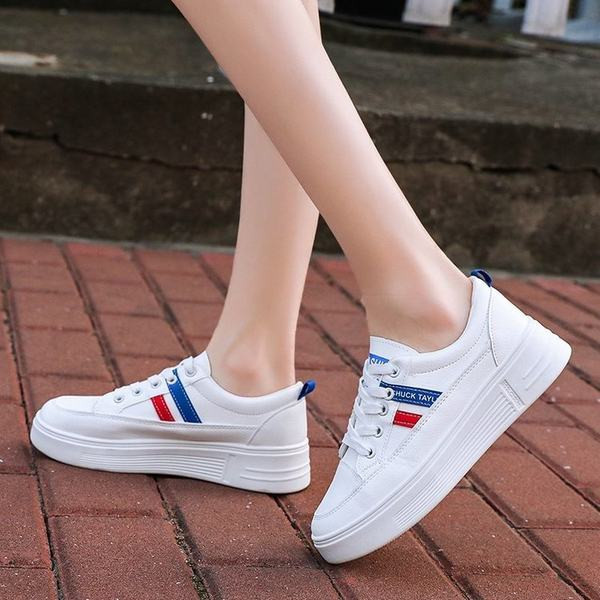 Ikdienas sieviešu kedas ar plakanu zoli - baltā krāsā