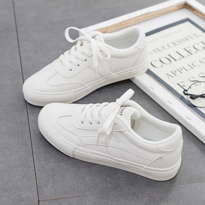 Naiste tossud, mis on valmistatud ökonahast tavalisest paeltega mudelist