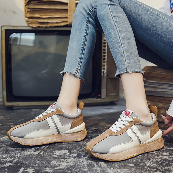 Ikdienas kedas no eko zamšādas ar mežģīnēm