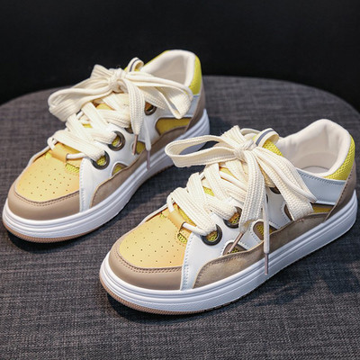 Novi model proljetnih tenisica sa vezicama