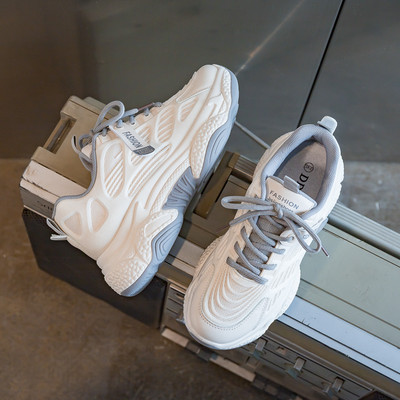 Jauns kedu modelis ar rupju zoli un šņorēm sievietēm