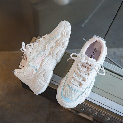 Jauns kedu modelis ar rupju zoli un šņorēm sievietēm