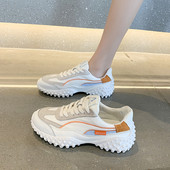 Γυναικεία αθλητικά παπούτσια με κορδόνια και τραχιά σόλα σε δύο χρώματα