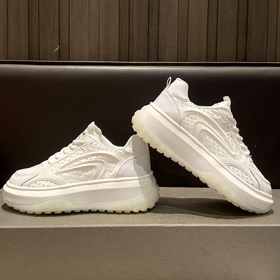 Lameda tallaga hingavad naiste suvised tossud