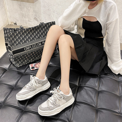 Elpojošas sieviešu kedas divās krāsās