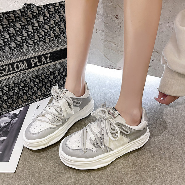 Elpojošas sieviešu kedas divās krāsās