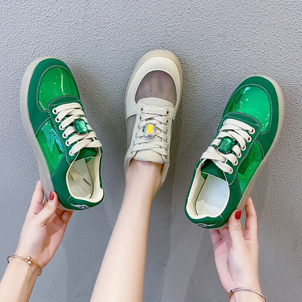 Sieviešu elpojošas kedas ar saitēm un akmeņiem