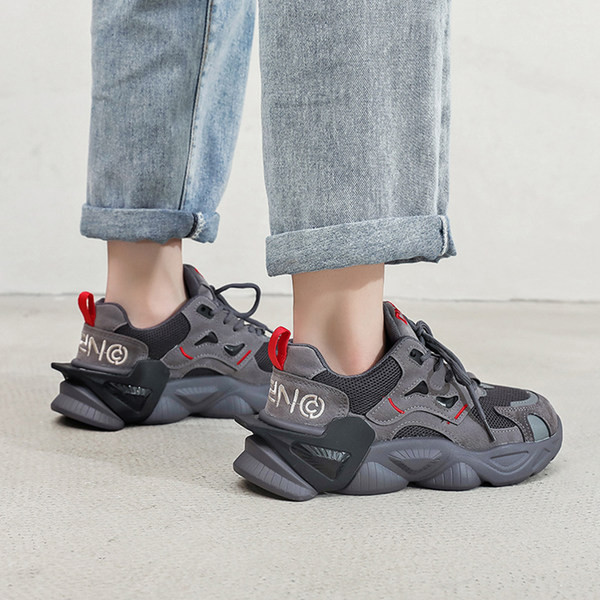 Jauns atsperu kedu modelis ar augstu raupju zoli