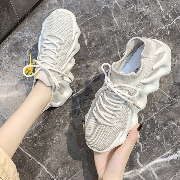 Jauns vasaras tīklu kedu modelis ar raupju zoli